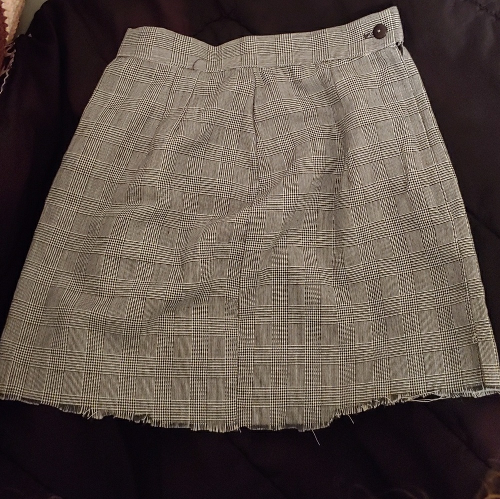 gray plaid skirt